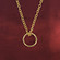 Der Eine Ring Replik mit goldener Schrift